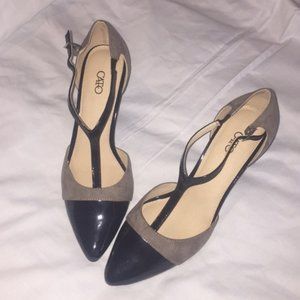 Like New Cato Black and Tan Pumps